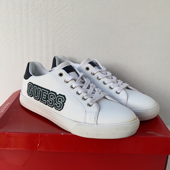New GUESS Bearly Logo Low-Top Sneakers SZ 8.5 - Picture 5 of 8